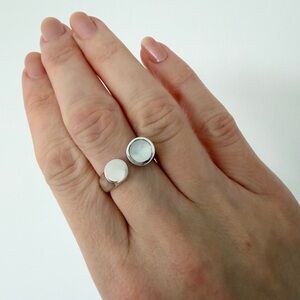 J Hannah Mother of Pearl Inlay Signet Split Ring, Sterling Silver, Size 5.5